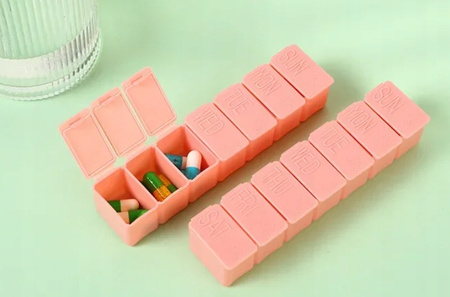 PUDEŁKO NA LEKI TABLETKI POJEMNIK ORGANIZER KASETKA NA 7 DNI różowe