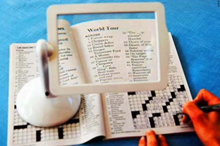 STOLIKOWA LUPA POWIĘKSZAJĄCA X3 z podstawką do krzyżówek precyzyjnych prac