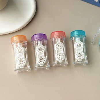 POJEMNIK NA SOCZEWKI KONTAKTOWE z możliwością umieszczenia w płynie